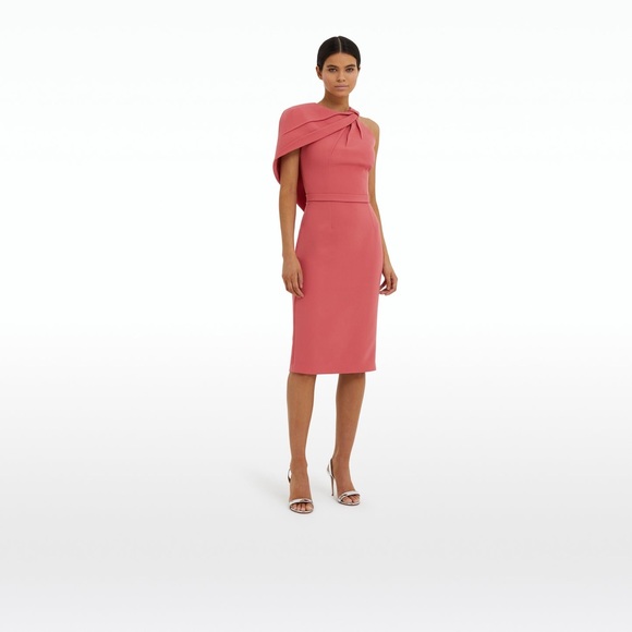 Safiyaa Carpianne Cape Dress - Picture 3 of 15